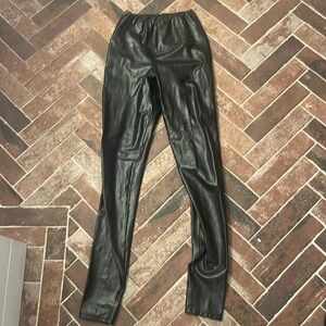 Aritzia Wilfred “Daria” pant leggings